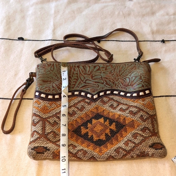 👜 Myra Bag Western Design shoulder and wrist strap - Picture 8 of 10